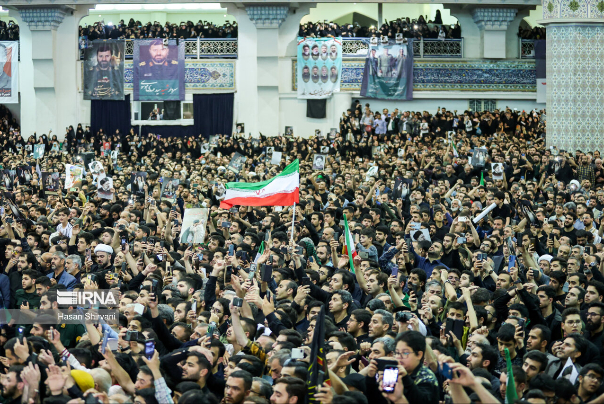 وداع+با+پیکر+شهدای+خدمت+در+مصلای+تهران