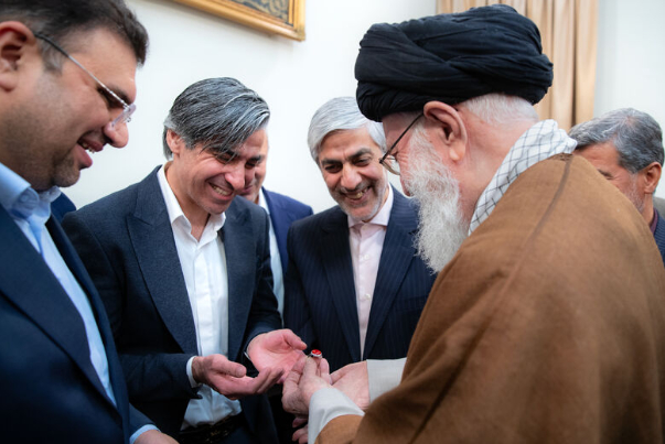 اهدای+انگشتر+به+شمسایی