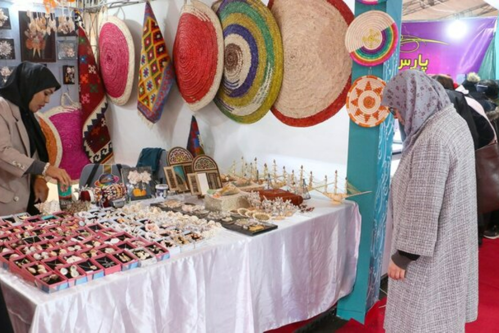 نمایشگاه+آثار+نهمین+جشنواره+فجر+صنایع+دستی