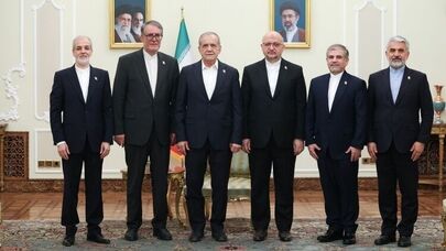 الرئیس بزشکیان لعدد من السفراء الایرانیین الجدد: انقلوا رسائل الاخوة والمحبة ونبذ الخلافات


