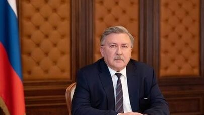 واکنش اولیانوف به اظهارات  اسکات بسنت:آمریکا دهه‌هاست منتظر فروپاشی اقتصاد ایران است