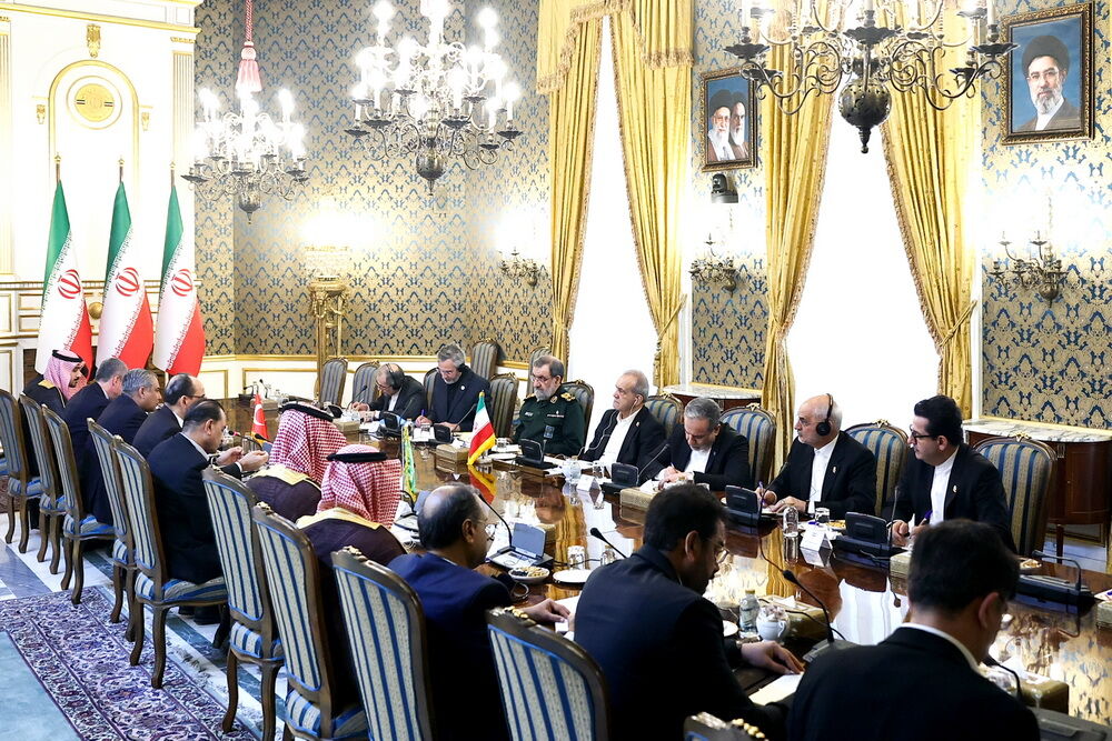 دیدار مقامات ترکیه، پاکستان و عربستان با رییس جمهور