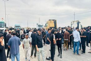 العراقیون یحتجون على إغلاق منفذ جذابة الحدودی مع ایران

