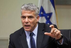 انتقاد لاپید از نتانیاهو؛ با تهدید ایران نمایش انتخاباتی به راه نیاندازید