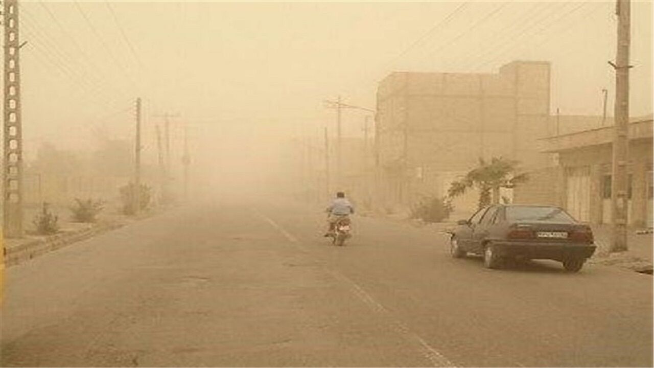 تعطیلی ادارات، مدارس و بانکهای بم به دلیل آلودگی هوا