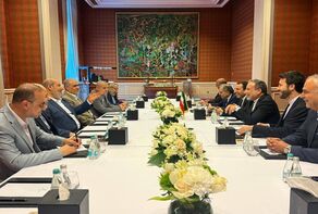 Iran FM holds meeting with Hamas delegation