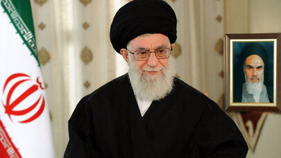 Leader congratulates Iranian national wrestling team's impressive victory