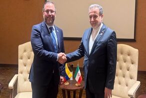 Iran, Venezuela FMs slam illegal US actions