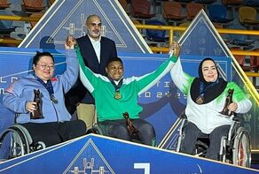 Iranian female para powerlifter wins bronze in Cairo