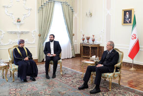 Pezeshkian emphasizes strengthening of Iran–Oman ties