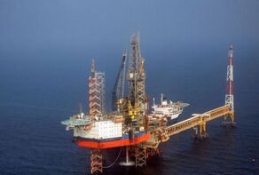 Iran kicks off gas production work at joint oilfield with Qatar