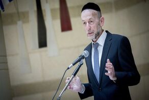 ח