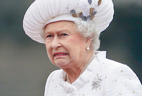 جشن هفتاد سالگی سلطنت ملکه و اوج‌گیری اعتراضات