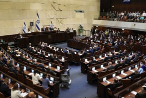 اتفاق على حل الكنيست وتعيين لابيد رئيسا لحكومة الاحتلال