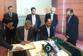 Iran-Pakistan JEC concludes with signing of several MoUs