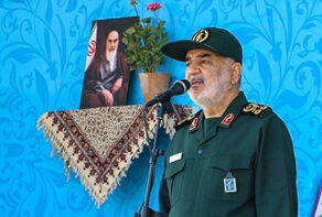 سردار سلامی: دشمن می‌خواهد با فریب جوانان را به خیابان‌ها بکشد