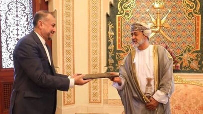 پیام مکتوب رئیس‌جمهور به سلطان عمان تحویل داده شد