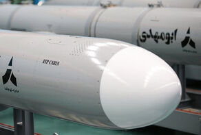 الجيش والحرس الثوري يتسلّمان صواريخ كروز 