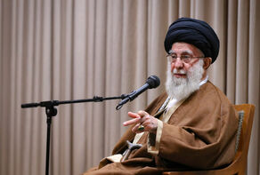 رهبر انقلاب: جوان‌های ما در بخش نظامی معجزه می‌کنند