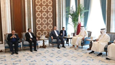 أمير قطر يثمن جهود إيران للتوصل الى حل سياسي لانهاء الحرب على غزة