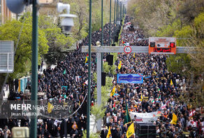 Iranians, other people in world mark Intl. Quds Day
