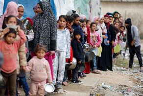 Children in Gaza are dying of hunger: WFP chief
