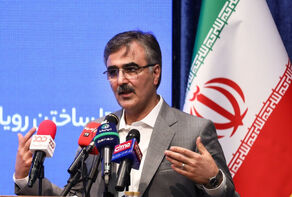 فرزین: امکان تک نرخی کردن ارز میسر نیست