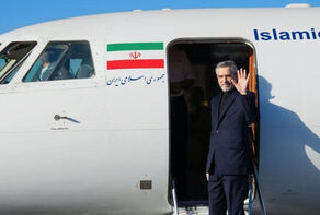 Top Iranian diplomat departs for Turkey to attend D-8 session