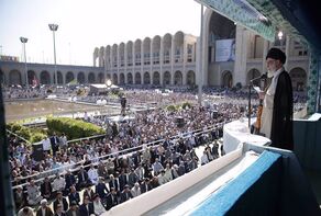 Ayatollah Khamenei leads massive Friday prayers in Tehran