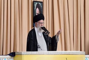Ayatollah Khamenei commander of fight against enemy’s psychological warfare: Culture minister