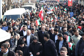 بيان مسيرات ذكرى انتصار الثورة: التفاوض مع أمريكا أمر غير مشرف