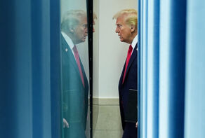המלחמות הפוליטיות והכלכליות של טראמפ: כיצד החלטותיו מאיימות על מעמדה העולמי של אמריקה