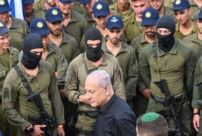 מחשש להיעצר בחו