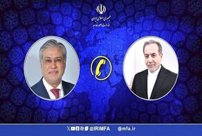 Iranian and Pakistani foreign ministers discuss bilateral ties and regional developments
