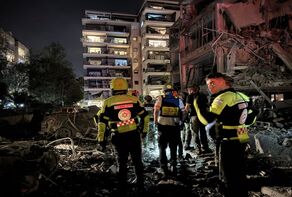 视频：伊朗对犹太复国主义政权土地发动了导弹袭击
