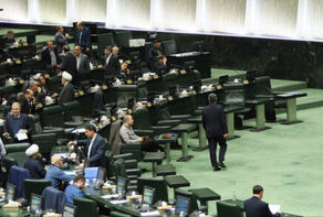 البرلمان الإيراني يحذر الصهاينة: توقفوا عن مواصلة شروركم