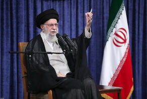 رهبر معظم انقلاب: ایران نه تنها از آمریکا نمی‌ترسد، بلکه آن را می‌ترساند +فیلم