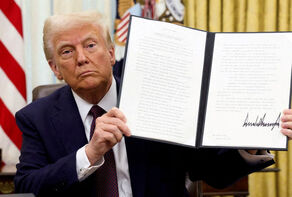 گاردین: ترامپ حتی ریاست‌جمهوری را معامله می‌بیند!