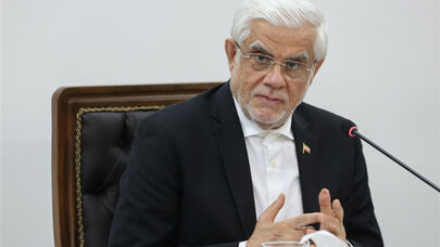 عارف: تولیدکنندگان شیر، قیمت را متعادل کنند