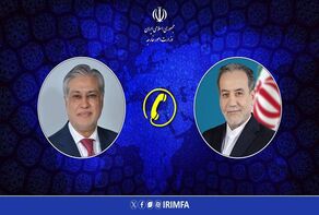 Iranian, Pakistani foreign ministers discuss regional and international issues over phone