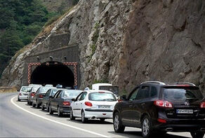 ترافیک سنگین در محورهای منتهی به تهران/ موج بازگشت مسافران ادامه دارد