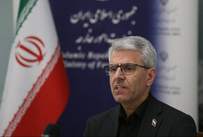 بقائی: آنچه بر ملت صلح‌دوست ایران تحمیل شده یک جنگ متعارف نیست