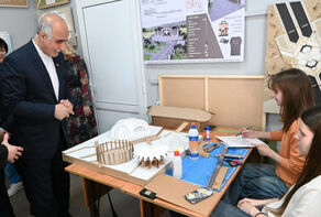 افتتاح مسابقه بین‌المللی نقاشی کودکان در آستراخان با محور صلح و شادی