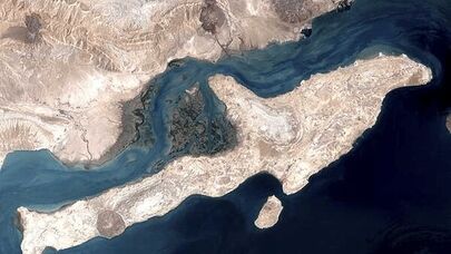 Strait of Hormuz fully closed after US strikes on Iran