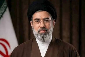 بيان قائد الثورة بمناسبة التشييع المهيب لجثمان الإمام الشهيد