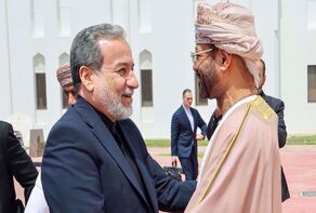 Iran, Oman FMs discuss safe Hormuz passage under Islamabad MoU