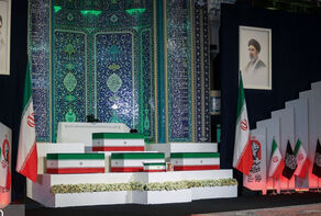 من هم المسؤولون الأجانب الذين قدموا إلى إيران لتقديم واجب العزاء في وفاة القائد الشهيد؟