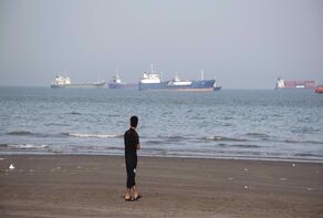 Strait of Hormuz will not reopen as long as US threats and interference continue: IRGC
