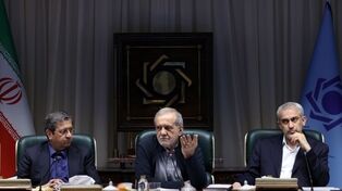 Pezeshkian stresses full coordination to preserve Iran’s economic stability