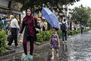تهران رنگ و بوی پاییز گرفت؛ رعد و برق و باران به پایتخت رسید